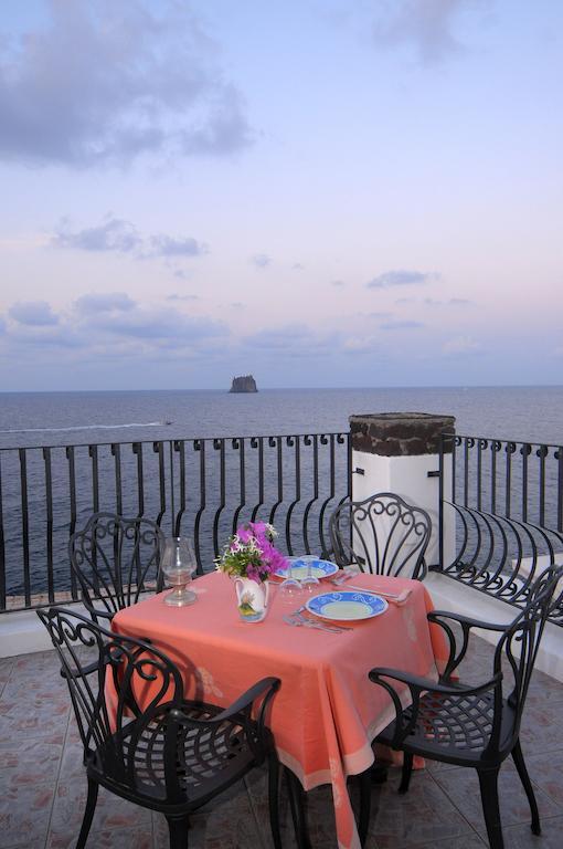 Hotel Villaggio Stromboli - Isola Di สตรอมโบลี ภายนอก รูปภาพ