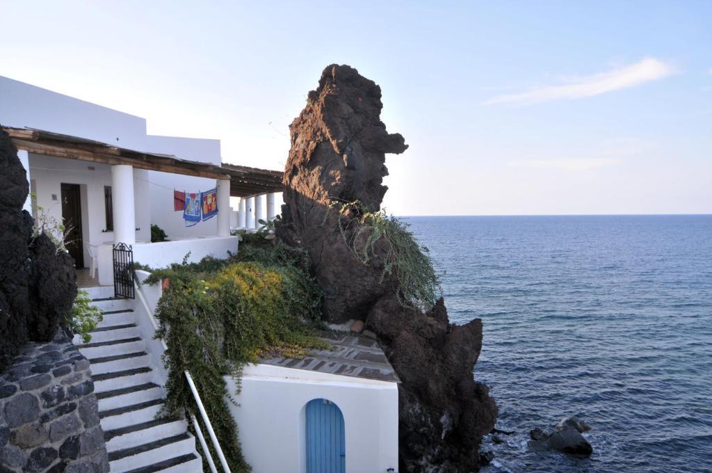 Hotel Villaggio Stromboli - Isola Di สตรอมโบลี ภายนอก รูปภาพ