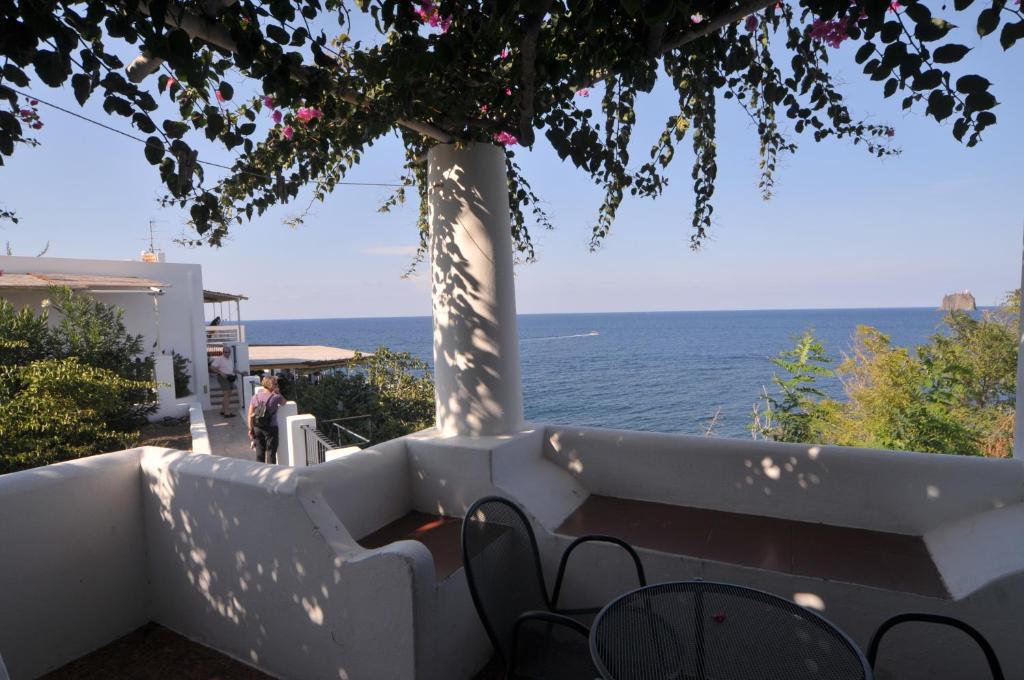 Hotel Villaggio Stromboli - Isola Di สตรอมโบลี ภายนอก รูปภาพ