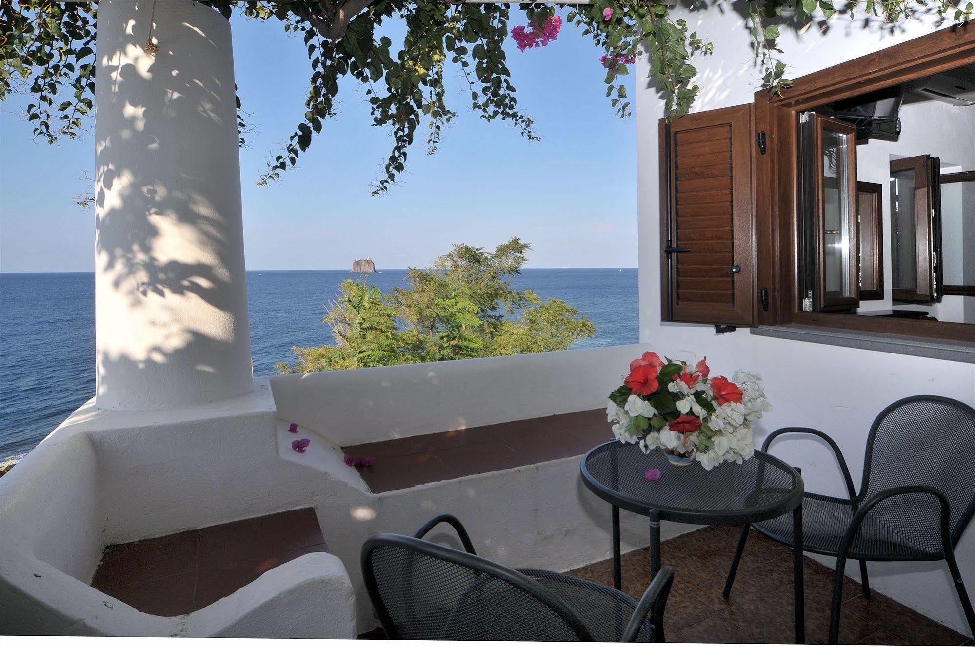 Hotel Villaggio Stromboli - Isola Di สตรอมโบลี ภายนอก รูปภาพ