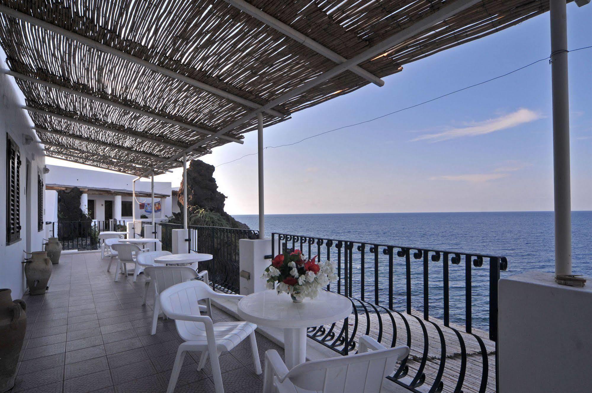 Hotel Villaggio Stromboli - Isola Di สตรอมโบลี ภายนอก รูปภาพ