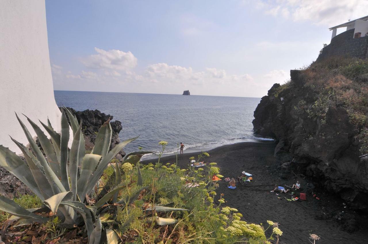 Hotel Villaggio Stromboli - Isola Di สตรอมโบลี ภายนอก รูปภาพ